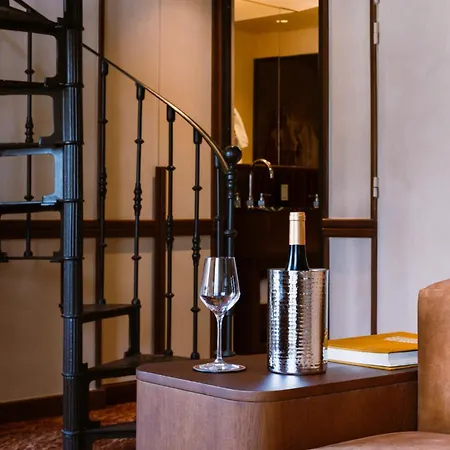 Hotel Konfidentiel