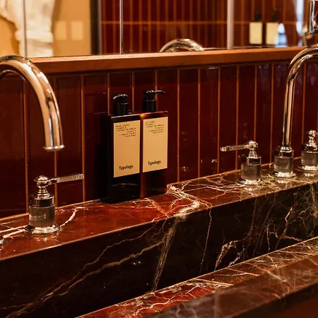 Konfidentiel Hotel 4*