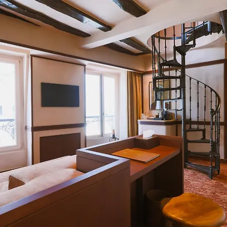 Konfidentiel Hotel 4*